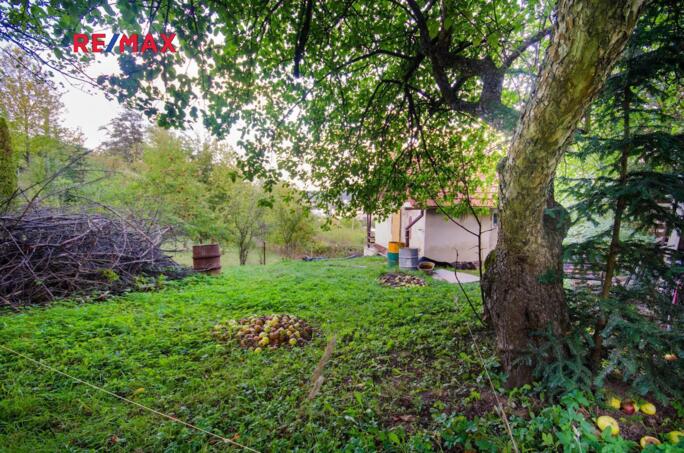 Chata 34 m2, pozemek 300 m2 - obrázek 9