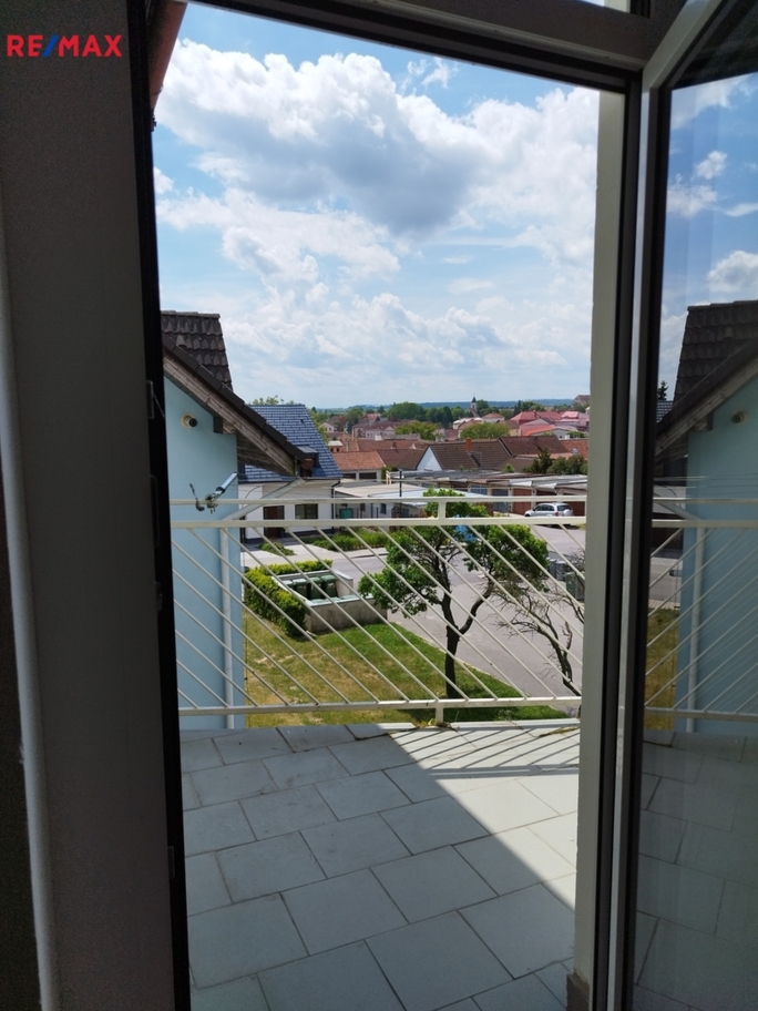 Prodej bytu 3+kk, 69 m2, Hrotovice - obrázek 2