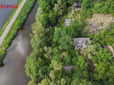 2830784.jpg 2830784.jpg