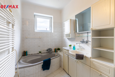 2817545.jpg 2817545.jpg