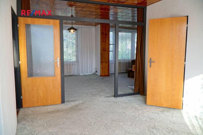 Prodej třípodlažního  rodinného domu 6 + 1 + technické místnosti - obrázek 9