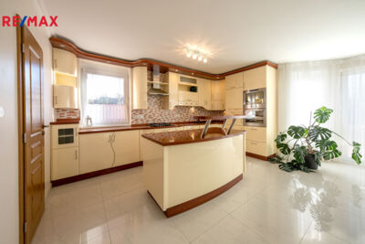 3071368.jpg 3071368.jpg