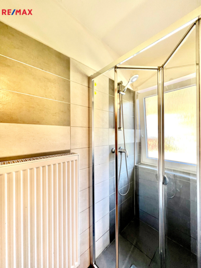 2690335.jpg 2690335.jpg