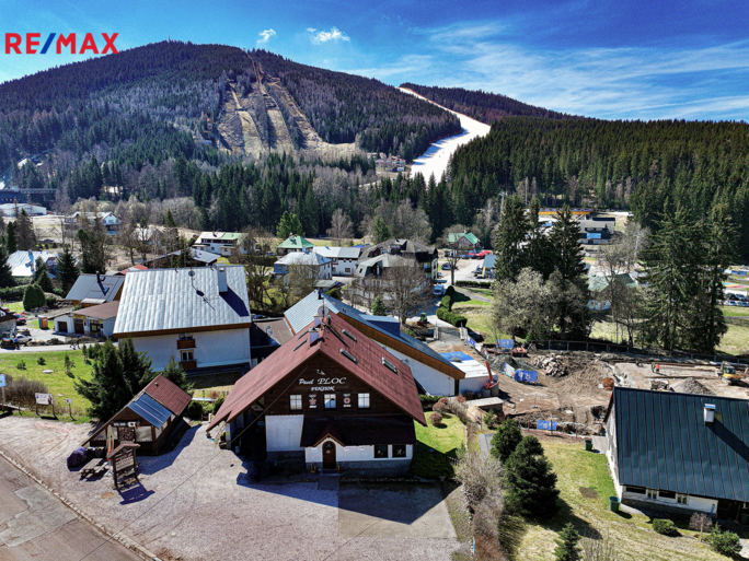 2754369.jpg 2754369.jpg