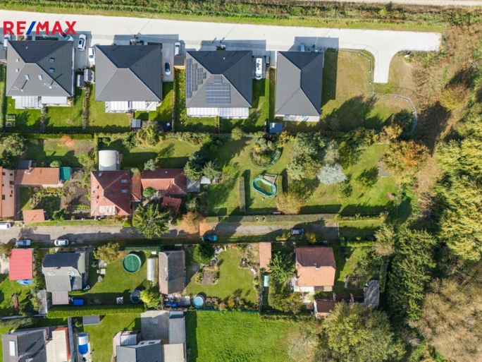 3070464.jpg 3070464.jpg