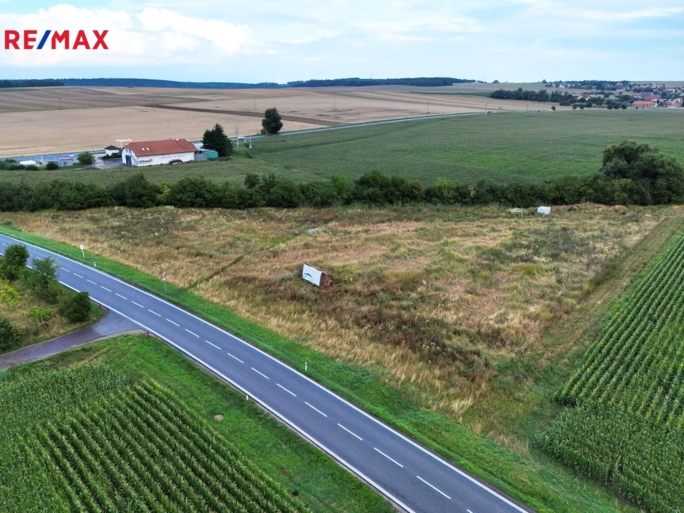 Prodej pozemku pro komerční výstavbu, 9212 m2, Kuchařovice Prodej pozemku pro komerční výstavbu, 9212 m2, Kuchařovice