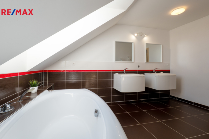 Prodej rodinného domu, 202 m2, Lísek - obrázek 15