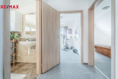 3033859.jpg 3033859.jpg