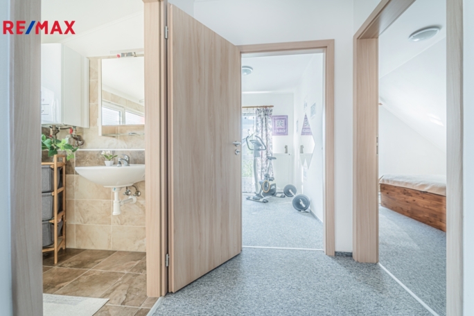 3033859.jpg 3033859.jpg