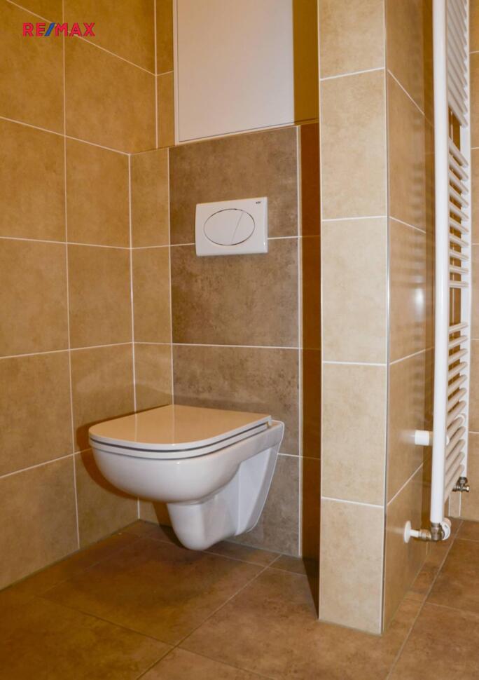 Pronájem bytu 1+kk 42m2 - obrázek 8