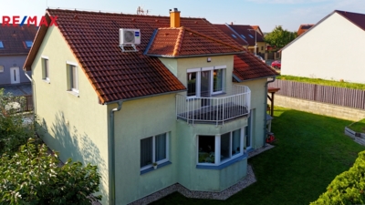 3035087.jpg 3035087.jpg