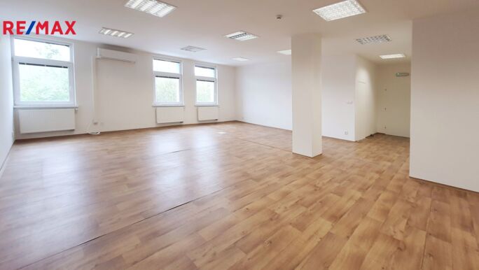 Pronájem prostoru kanceláří, 86 m2, Kuřim