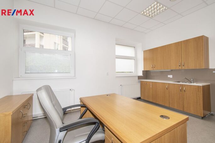 Pronájem prostoru kanceláří, 154 m2, Brno - obrázek 13