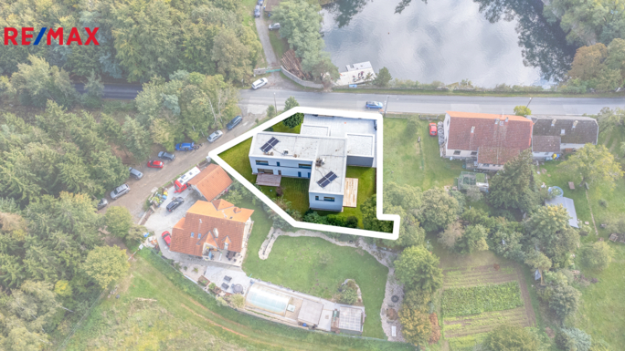 2845782.jpg 2845782.jpg