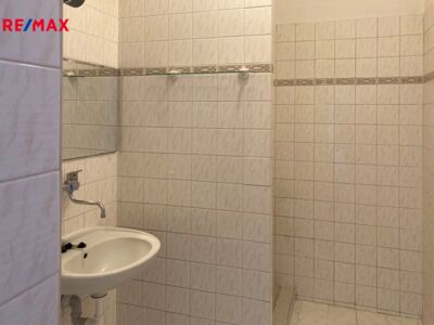 2470008.jpeg 2470008.jpeg