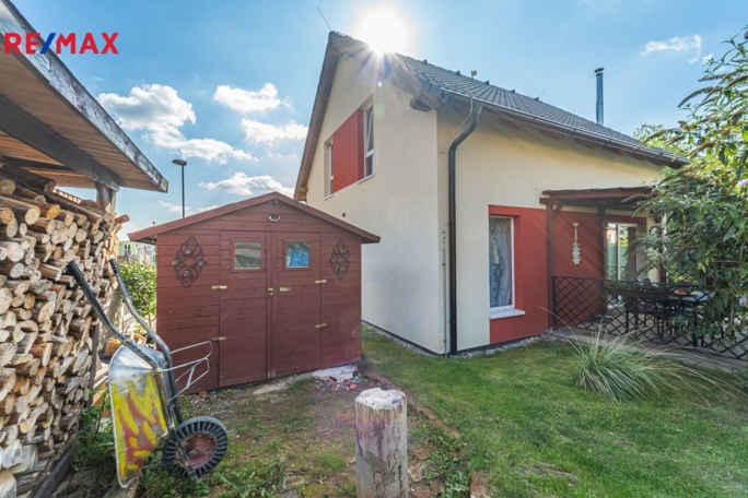 3033854.jpg 3033854.jpg