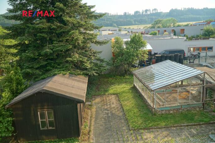 Prodej třípodlažního  rodinného domu 6 + 1 + technické místnosti - obrázek 22