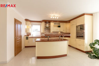 3071369.jpg 3071369.jpg