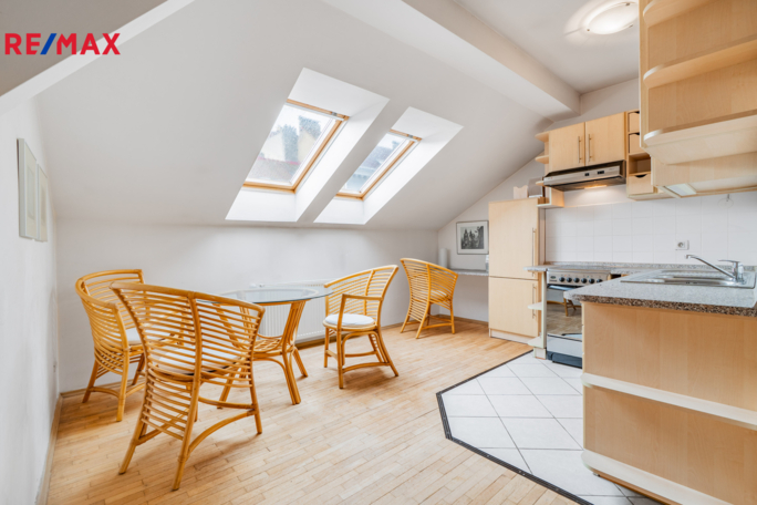 Prodej bytu 2+kk, 40 m2, Praha Prodej bytu 2+kk, 40 m2, Praha