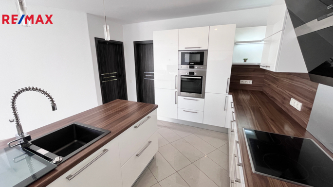 2796123.jpg 2796123.jpg