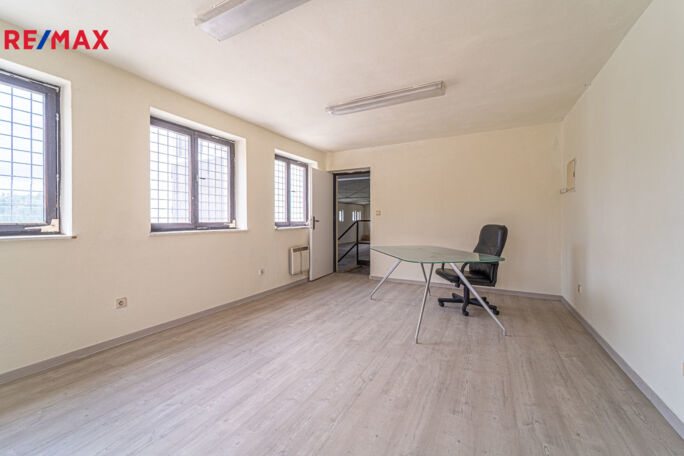 Prodej skladovacího prostoru, 2120 m2, Lesná - obrázek 27