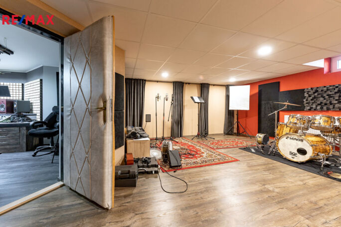 3071397.jpg 3071397.jpg