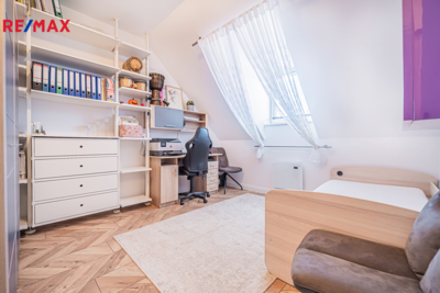 2740073.jpg 2740073.jpg