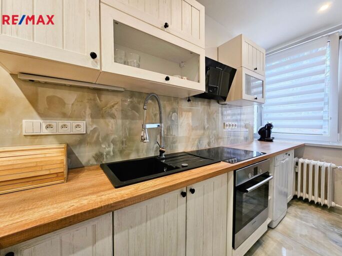 Prodej bytu 3+1, 70 m2, Klášterec nad Ohří