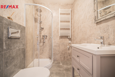 2740075.jpg 2740075.jpg