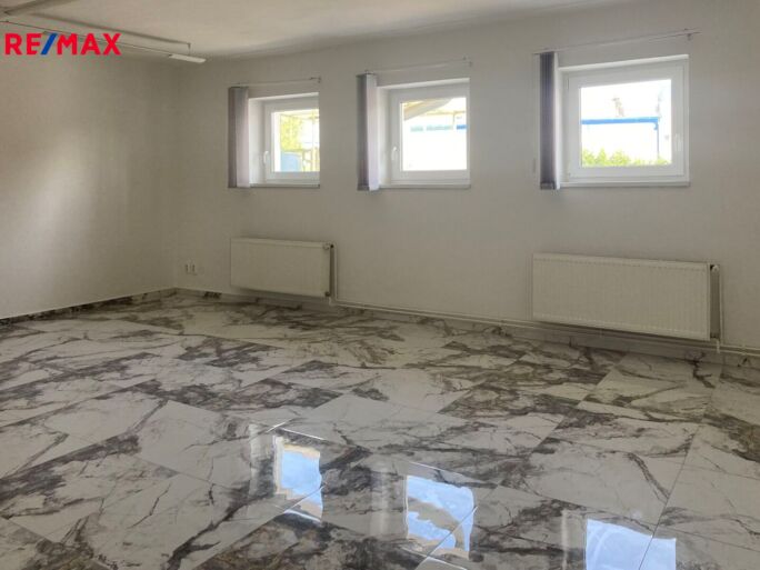 2469994.jpeg 2469994.jpeg