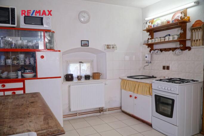 Prodej RD 3+1 s halou, stodolou a parkovacím místem - obrázek 13