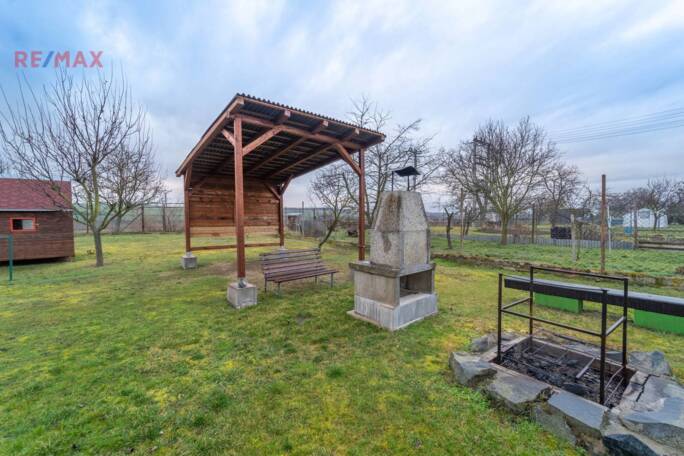 Prodej rodinného domu, 833 m2, Šaratice - obrázek 21