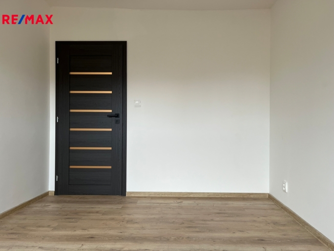 3032987.jpeg 3032987.jpeg