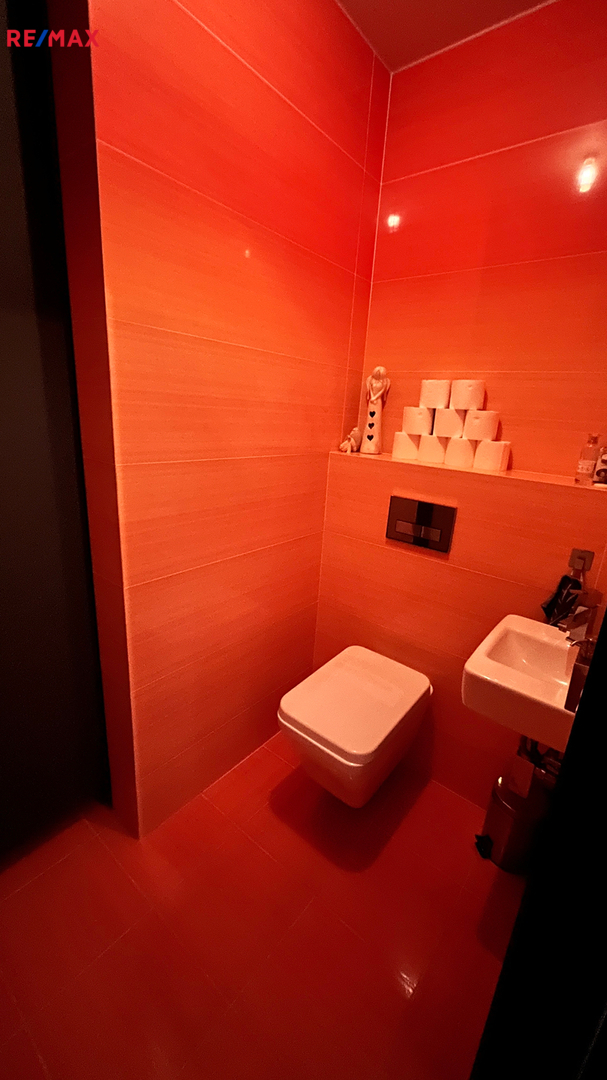 2796083.jpg 2796083.jpg