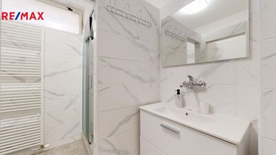 3041869.jpg 3041869.jpg