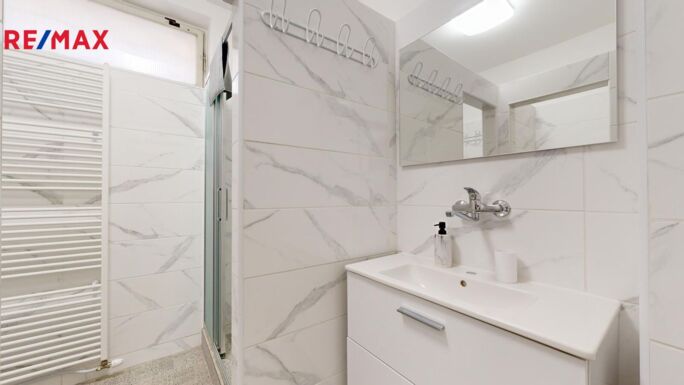 3041869.jpg 3041869.jpg