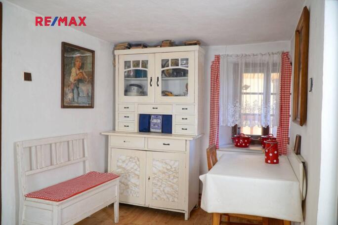 Prodej RD 3+1 s halou, stodolou a parkovacím místem - obrázek 11