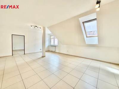 2807176.jpg 2807176.jpg