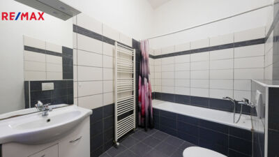 2090233.jpg 2090233.jpg