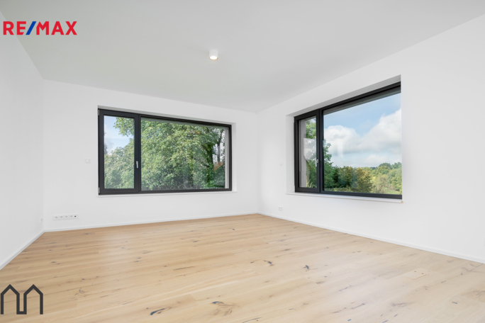 2845768.jpg 2845768.jpg