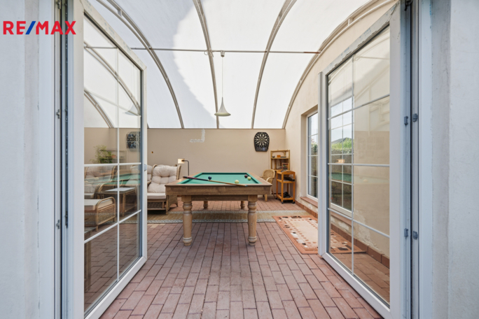 3070451.jpg 3070451.jpg