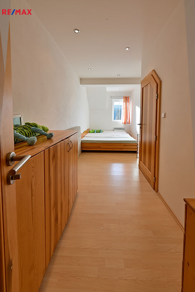 2703450.jpeg 2703450.jpeg