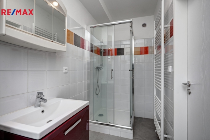 3074884.jpg 3074884.jpg