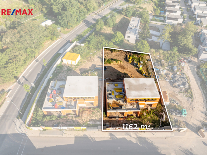 2952466.jpg 2952466.jpg