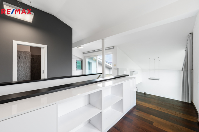 3067583.jpg 3067583.jpg