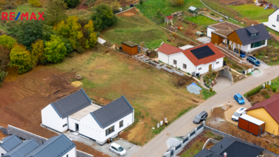 Prodej pozemku pro bydlení, 1095 m2, Neslovice Prodej pozemku pro bydlení, 1095 m2, Neslovice