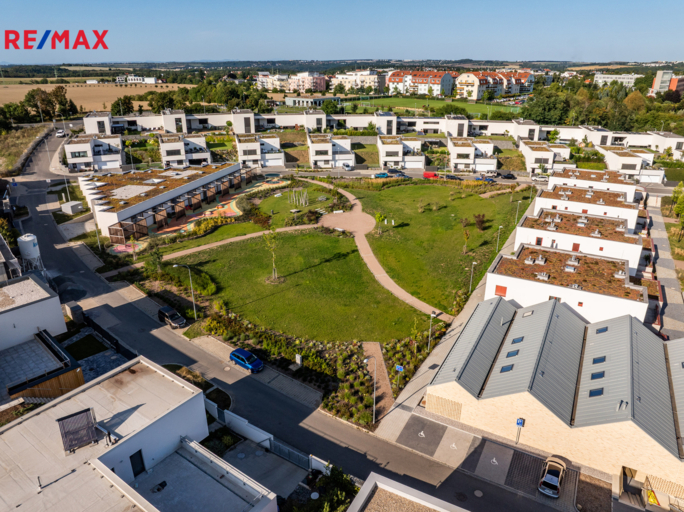 2951765.jpg 2951765.jpg