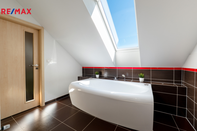 Prodej rodinného domu, 202 m2, Lísek - obrázek 3