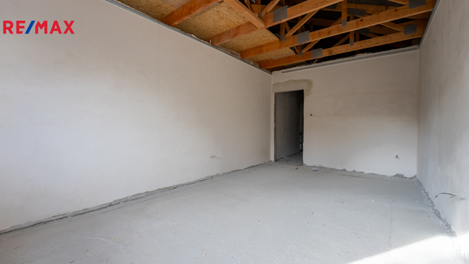 Prodej rodinného domu, 124 m2, Hluboké - obrázek 8