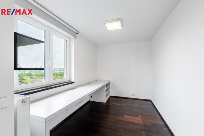 3067570.jpg 3067570.jpg